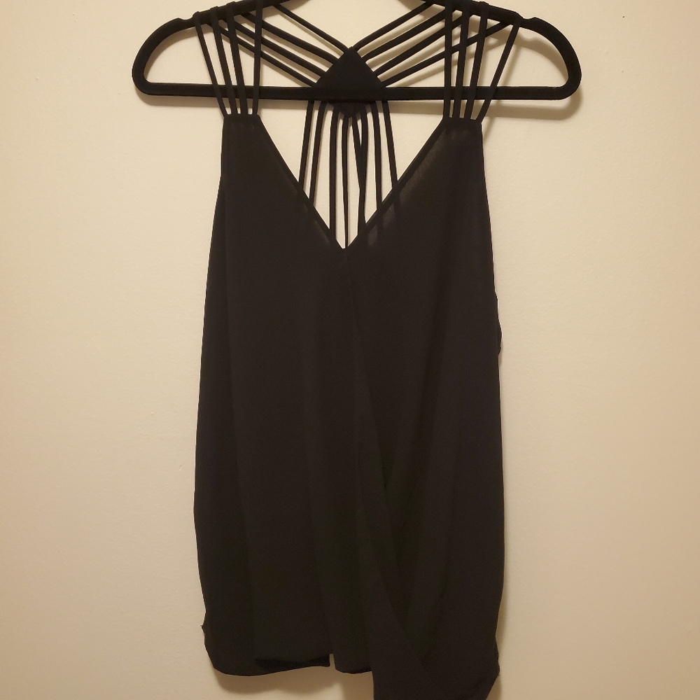 Crossed front tank top